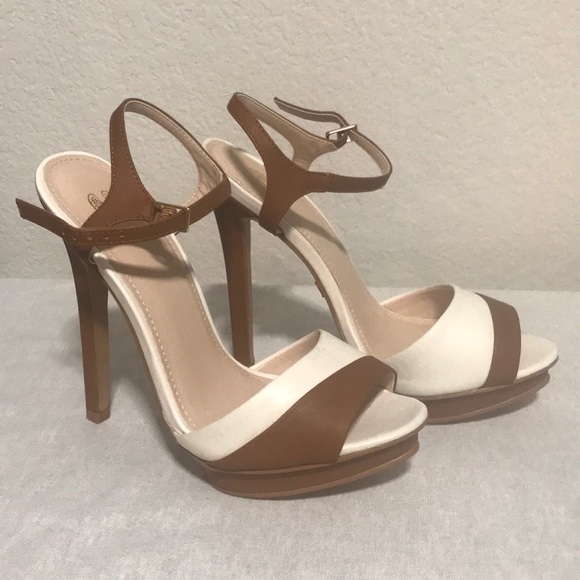 Victoria’s Secret platform sandals - Picture 1 of 11